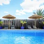 Villa Yvonne,Private Pool,Private Parking 1,7 Km From The Beatch